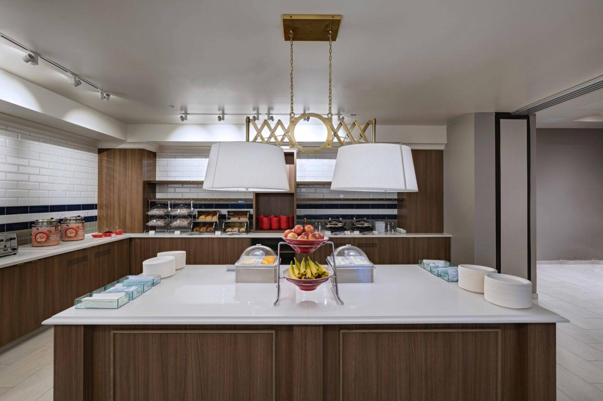 Towneplace Suites By Marriott San Diego Airport/Liberty Station Bagian luar foto
