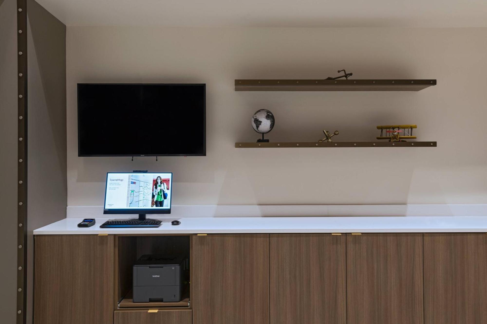 Towneplace Suites By Marriott San Diego Airport/Liberty Station Bagian luar foto
