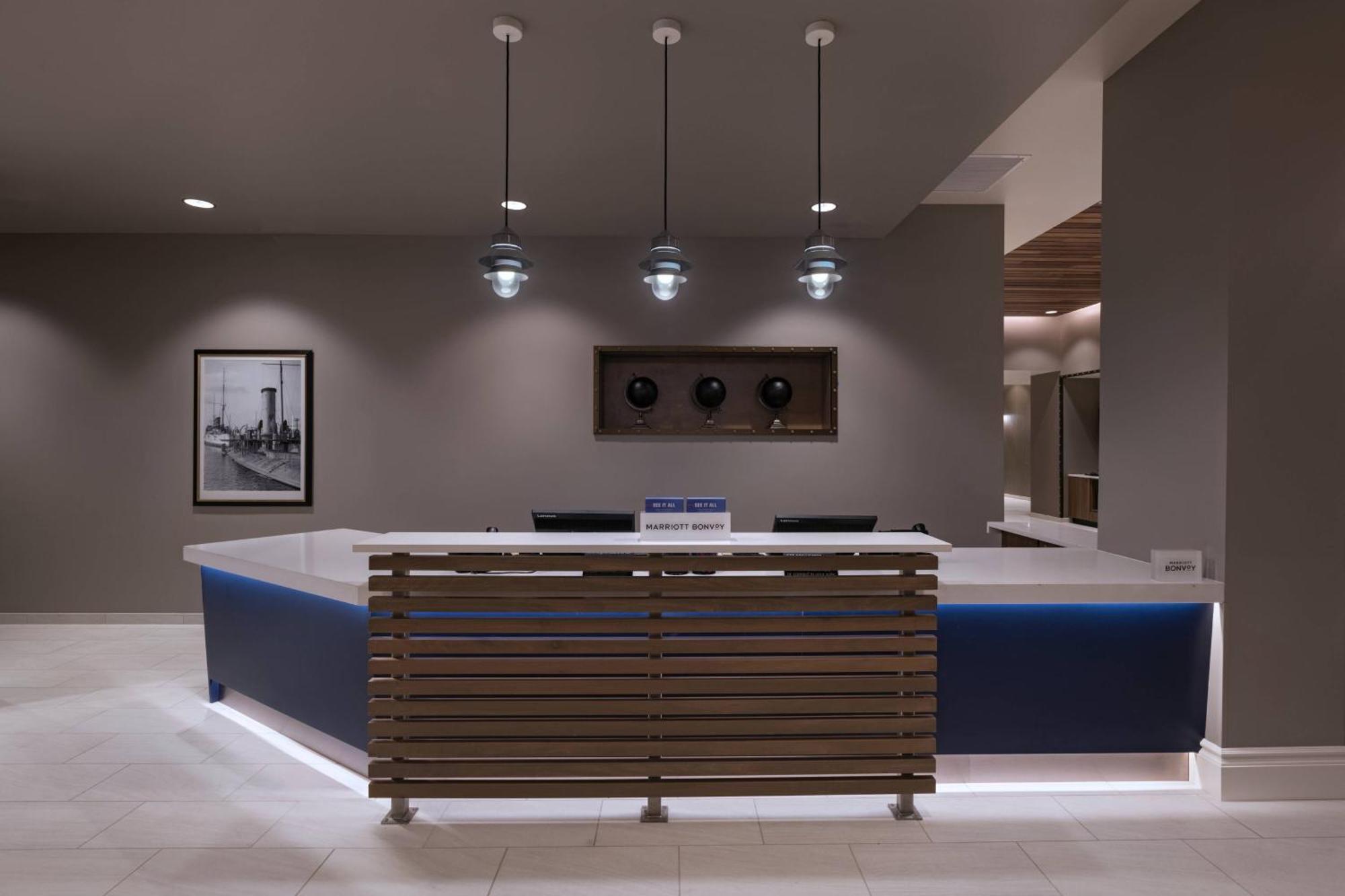 Towneplace Suites By Marriott San Diego Airport/Liberty Station Bagian luar foto